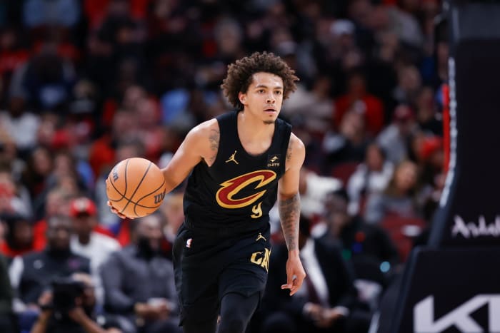 Dec 23, 2023; Chicago, Illinois, USA; Cleveland Cavaliers guard Craig Porter (9) brings the ball upcourt against the Chicago Bulls during the second half at United Center. Mandatory Credit: Kamil Krzaczynski-USA TODAY